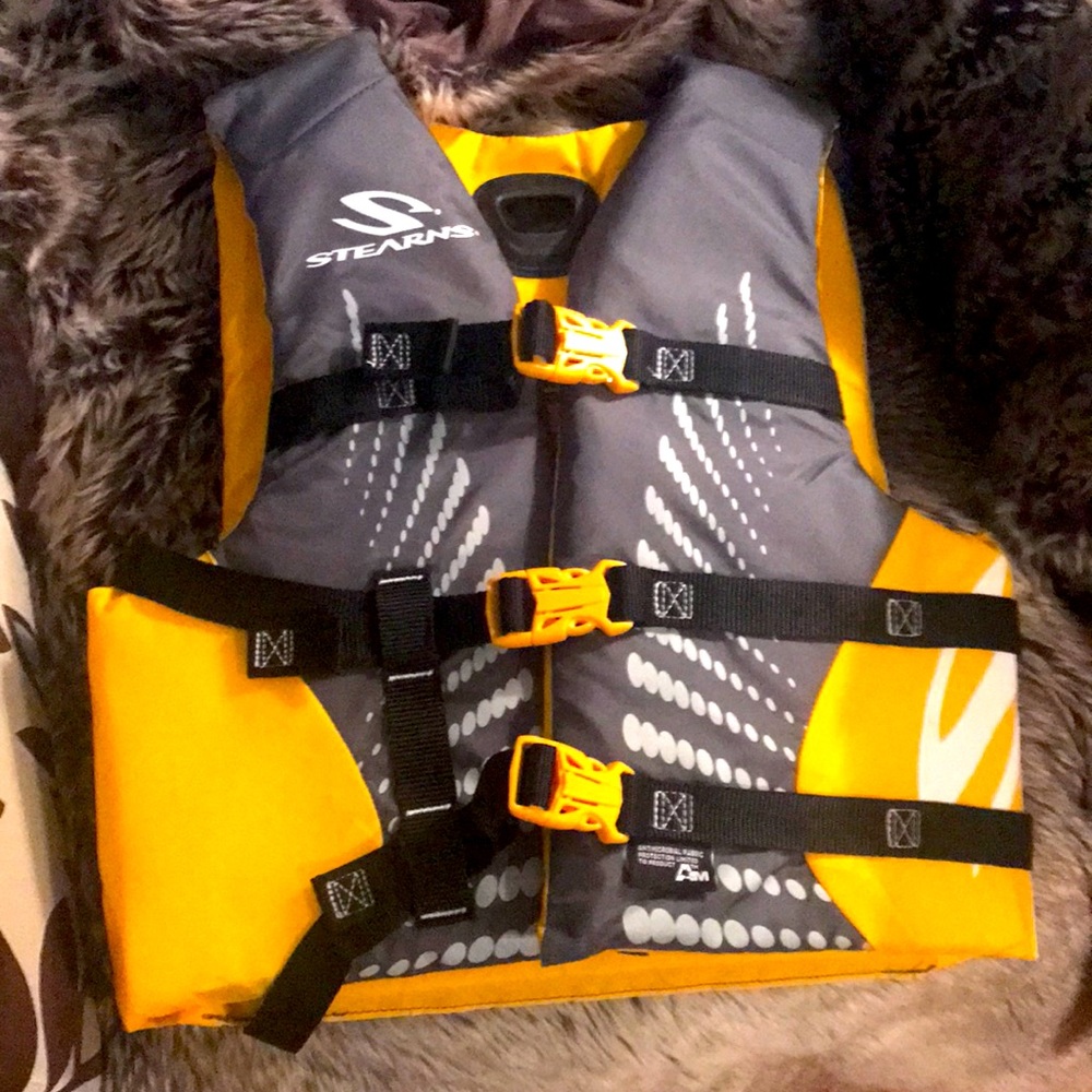 Youth 50-90 lb Stearns Life Jacket